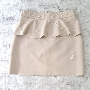 Ina pearl cream fitted office Party Holiday Feminine ruffle Mini skirt. Size M.